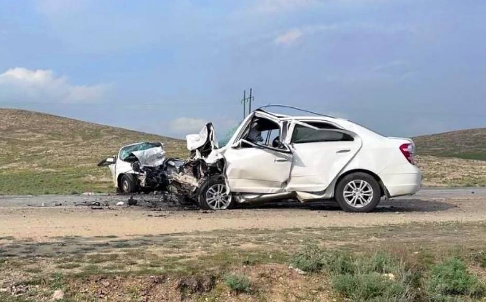 Жиззахда икки автомобил тўқнашишидан 5 киши вафот этди